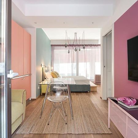 Amazing Apartment In Duomo Милан Экстерьер фото